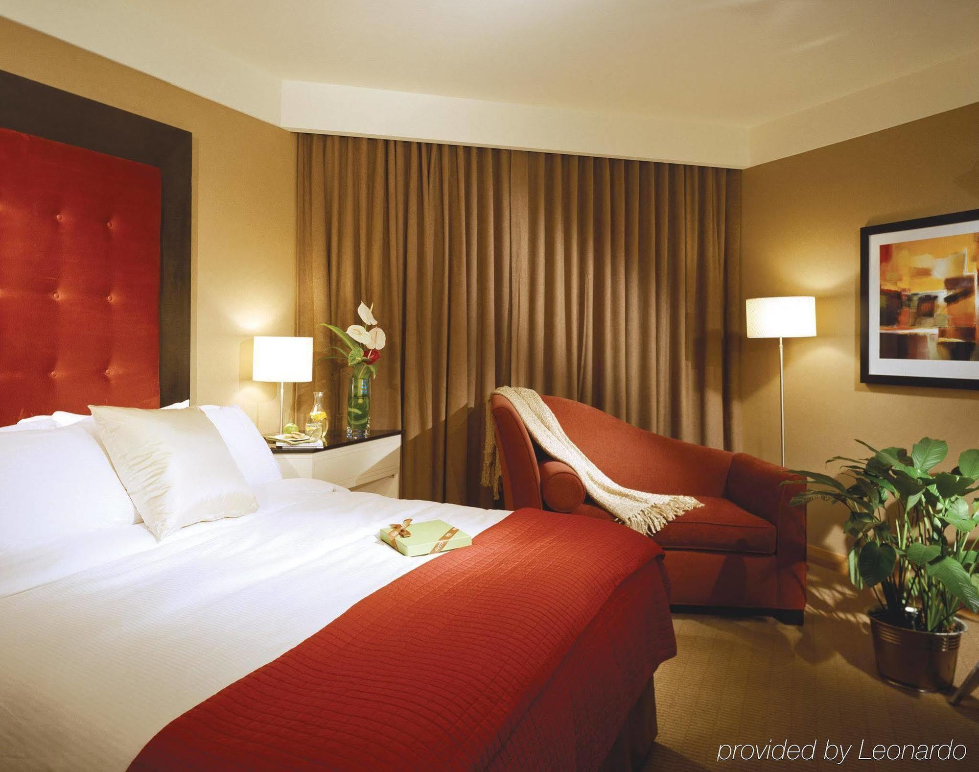 Metropolitan Hotel Ванкувър Екстериор снимка