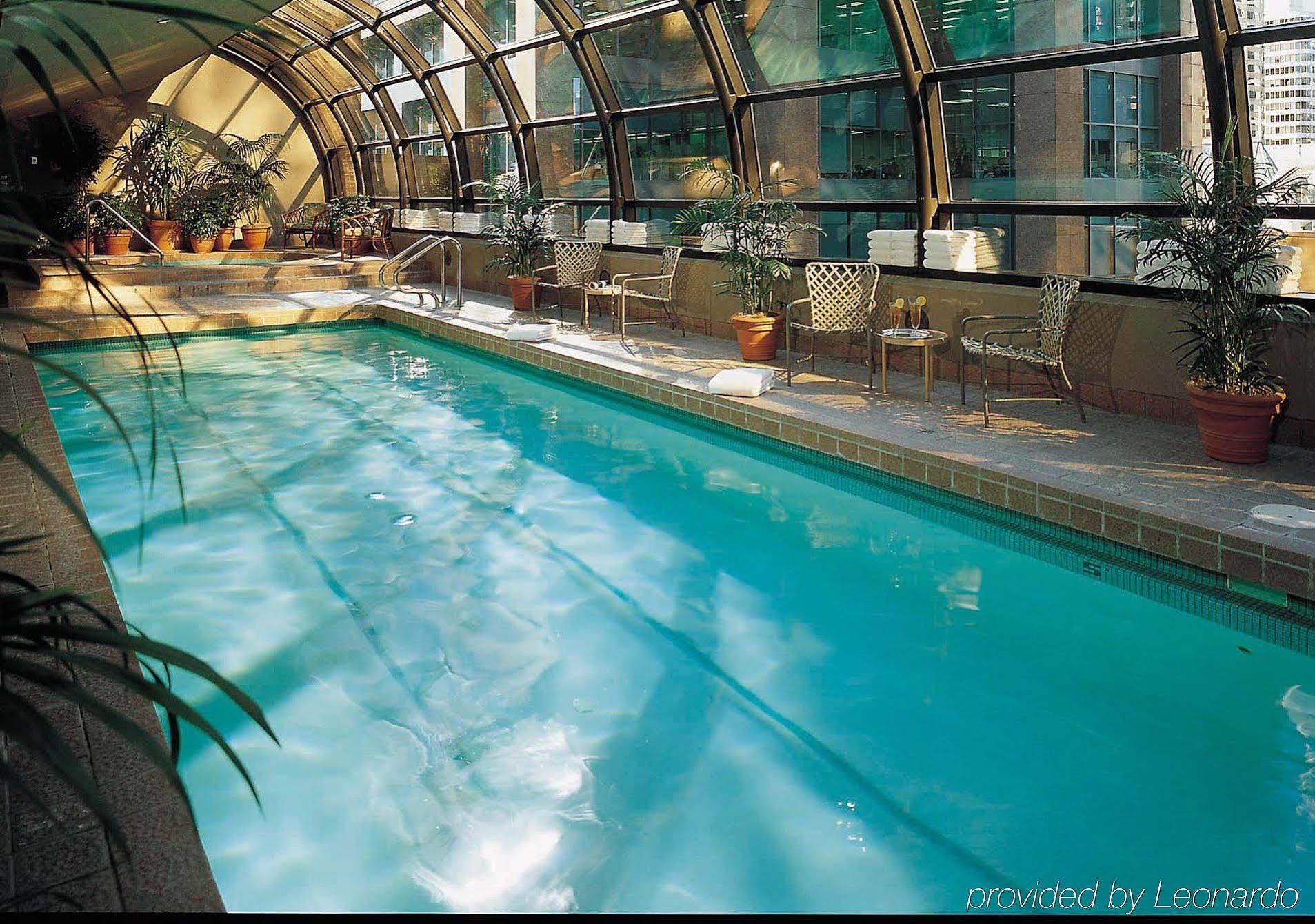 Metropolitan Hotel Ванкувър Екстериор снимка